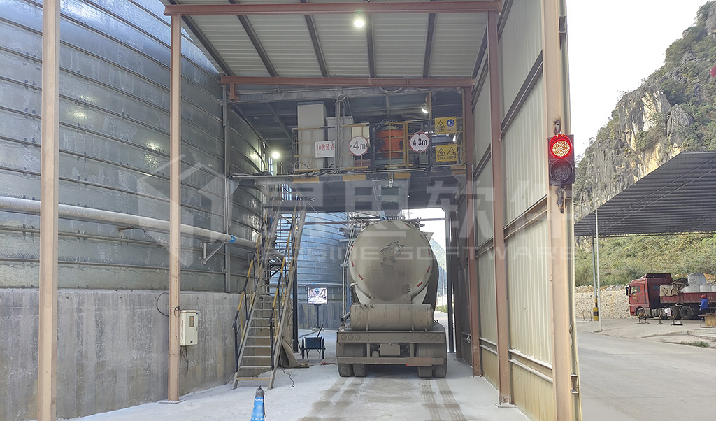 1706862746215033.jpg 裝車現(xiàn)場(chǎng)1 拷貝.jpg